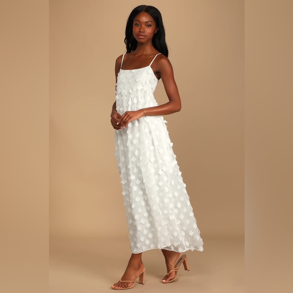 NWT Lulus Feel the Flower Power White 3D Floral Sleeveless Maxi Dress Medium